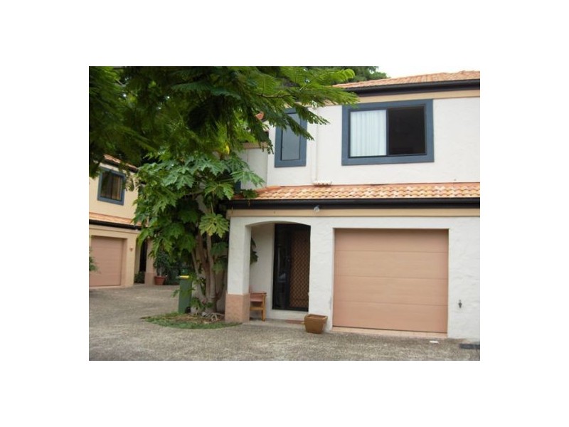 6/14 Terrigal Crescent, Southport QLD 4215