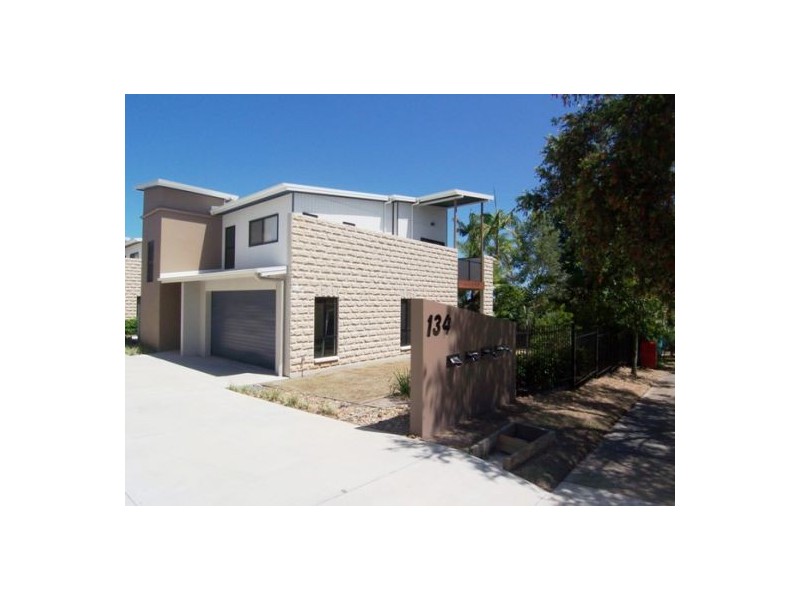 4/134 Ridgeway Ave, Southport QLD 4215