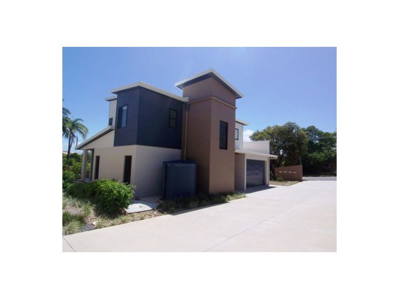 4/134 Ridgeway Ave, Southport QLD 4215