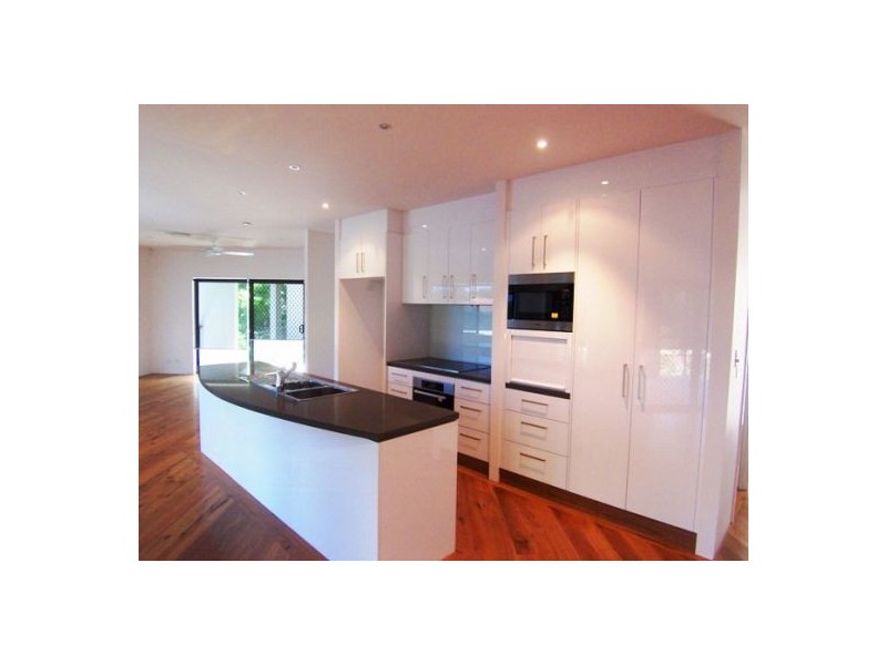 4/134 Ridgeway Ave, Southport QLD 4215