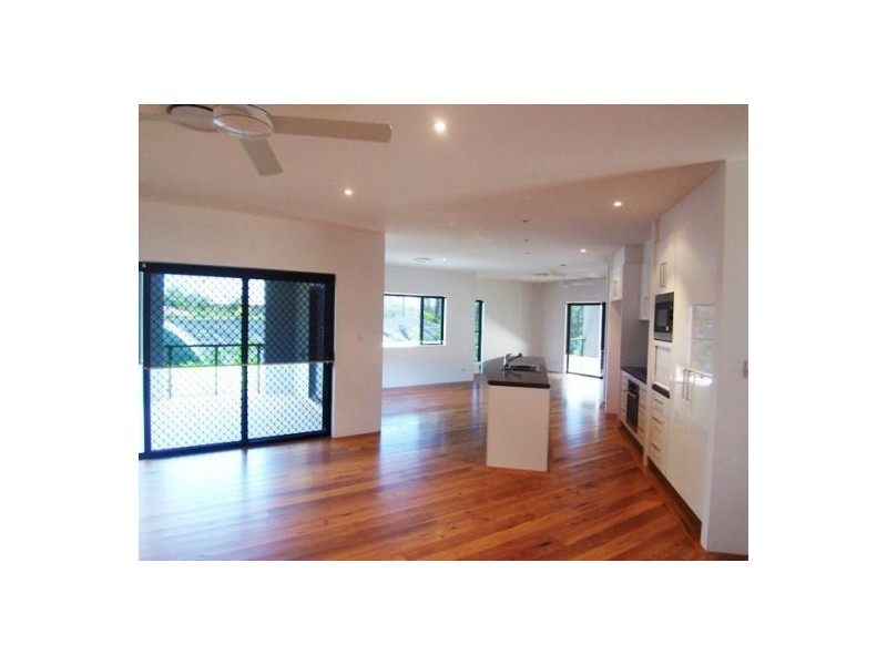 4/134 Ridgeway Ave, Southport QLD 4215