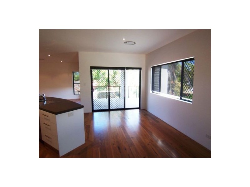 4/134 Ridgeway Ave, Southport QLD 4215