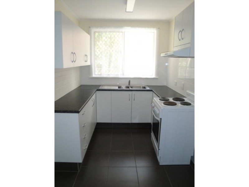 1/21 Parneno St, Chevron Island QLD 4217