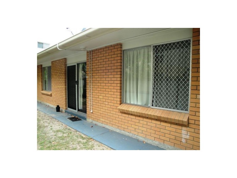 1/21 Parneno St, Chevron Island QLD 4217