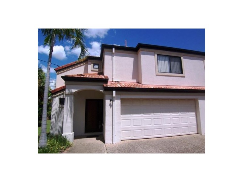 1/125 Pohlman St, Southport QLD 4215