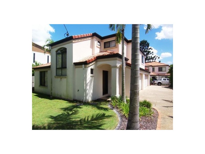 1/125 Pohlman St, Southport QLD 4215
