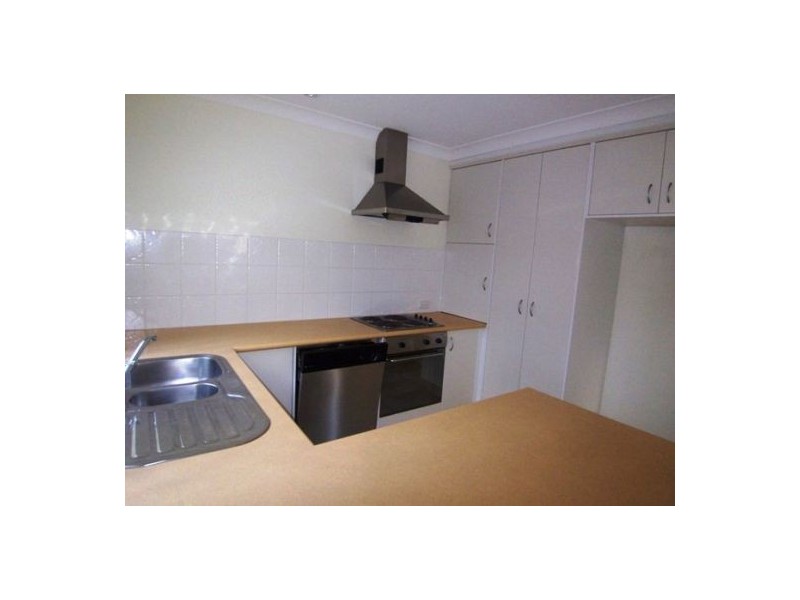1/125 Pohlman St, Southport QLD 4215