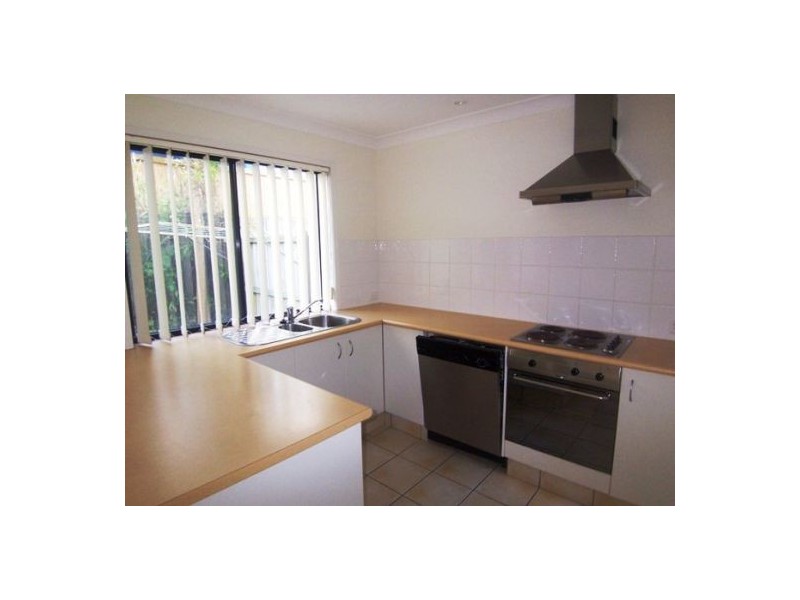 1/125 Pohlman St, Southport QLD 4215