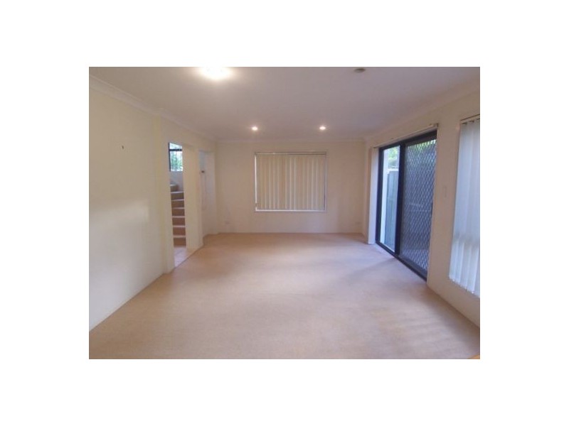 1/125 Pohlman St, Southport QLD 4215
