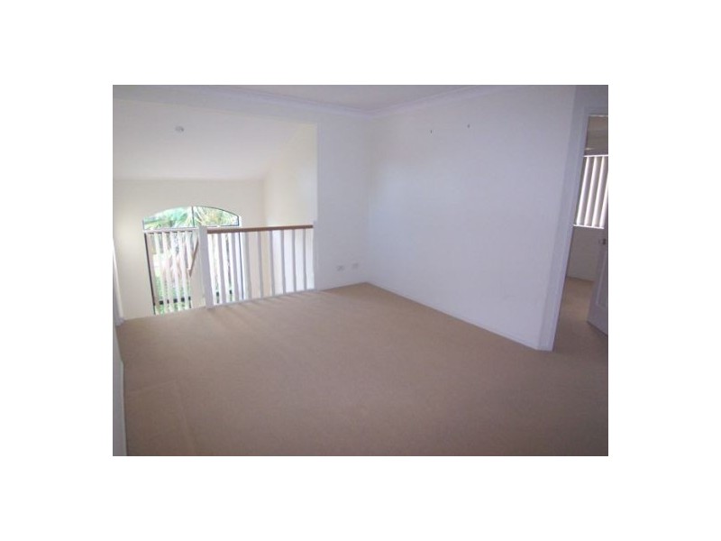 1/125 Pohlman St, Southport QLD 4215
