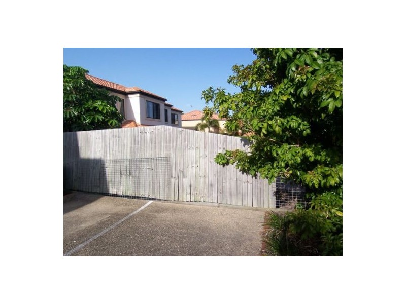 1/125 Pohlman St, Southport QLD 4215