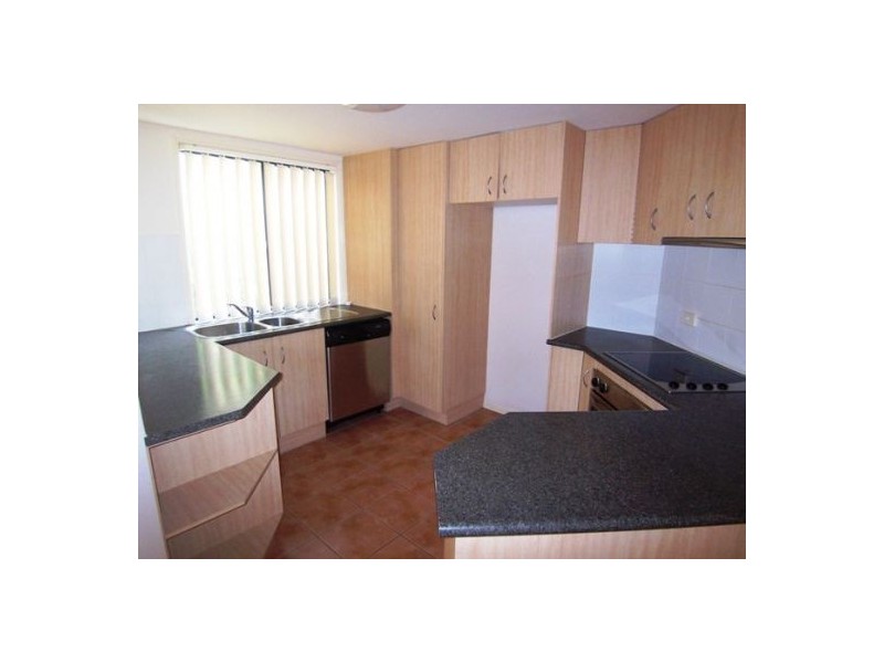 1/101 Eugaree St, Southport QLD 4215