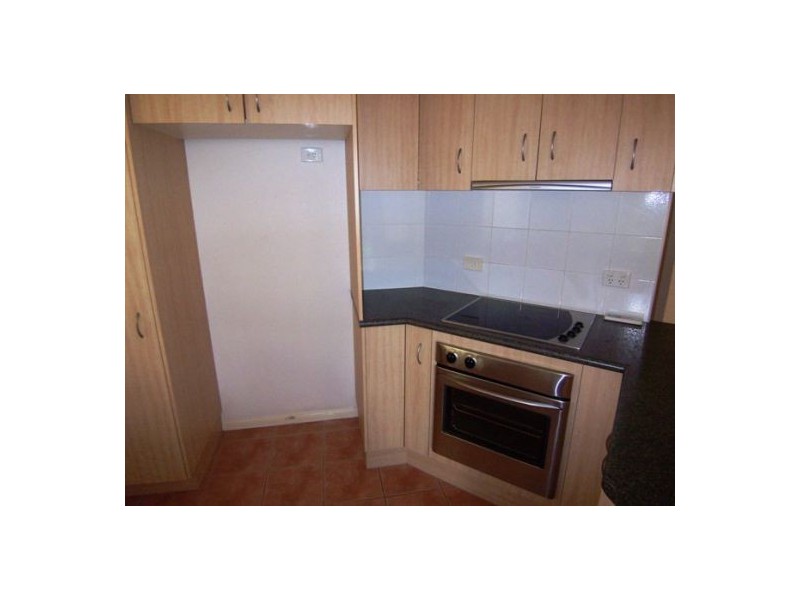 1/101 Eugaree St, Southport QLD 4215