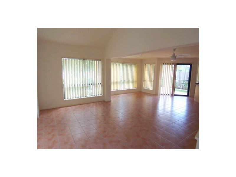 1/101 Eugaree St, Southport QLD 4215