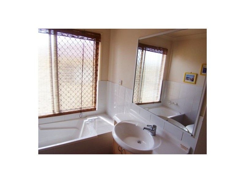 1/101 Eugaree St, Southport QLD 4215