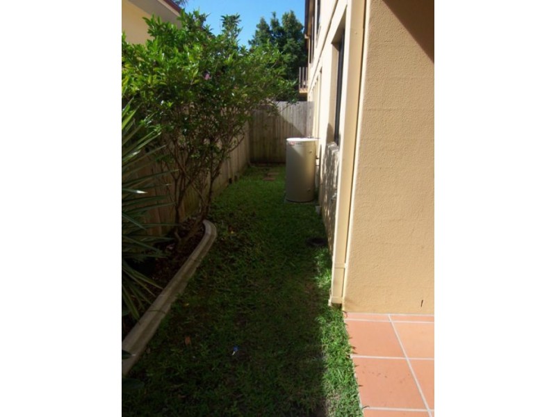 1/101 Eugaree St, Southport QLD 4215