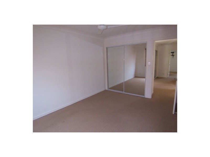 2/11 College Av, Southport QLD 4215