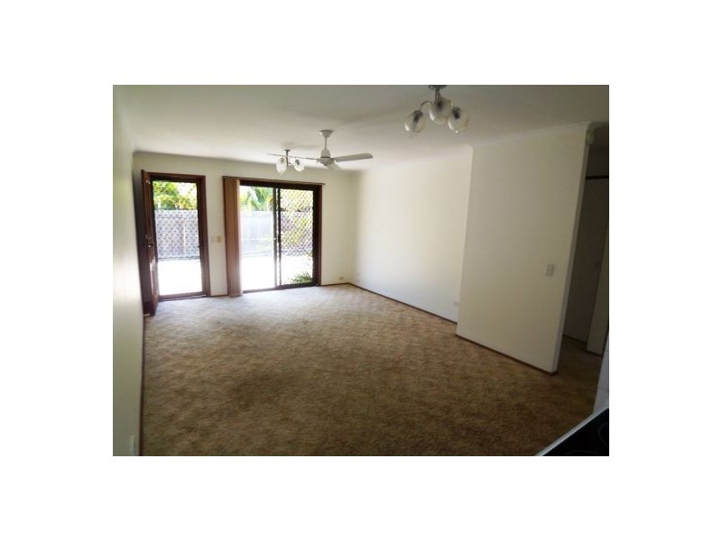 1/55 Morinda Way, Labrador QLD 4215