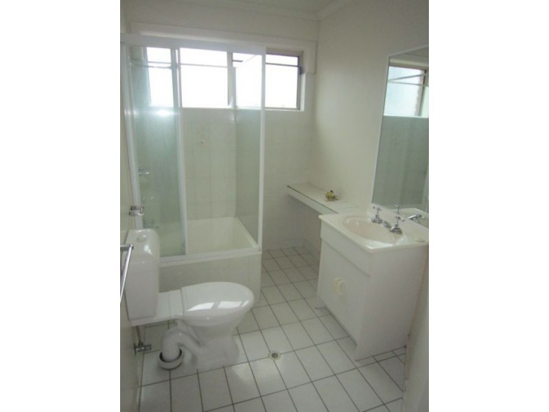 2/9 Meyer Street, Southport QLD 4215