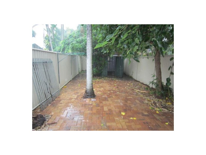 2/9 Meyer Street, Southport QLD 4215