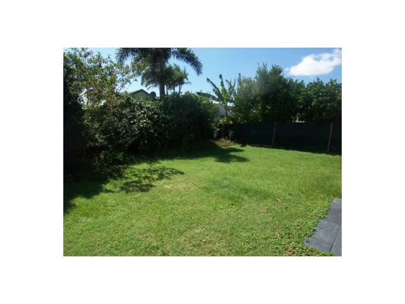 1/98 Kangaroo Cres, Coombabah QLD 4216