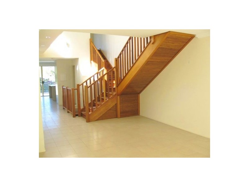 2/4 King St, Southport QLD 4215