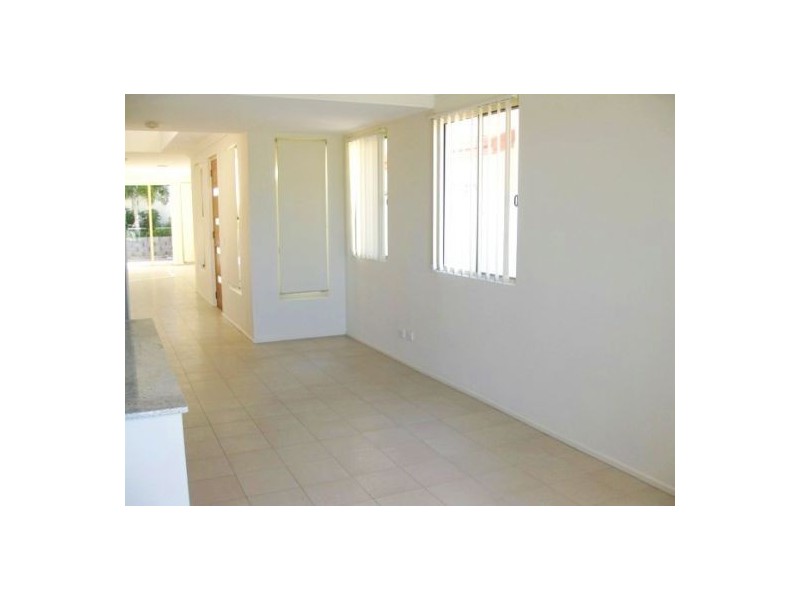 2/4 King St, Southport QLD 4215