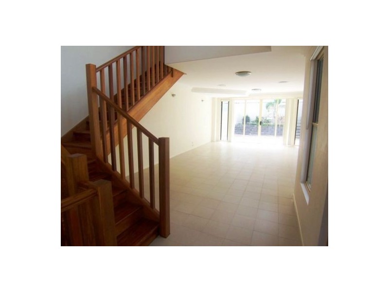 2/4 King St, Southport QLD 4215