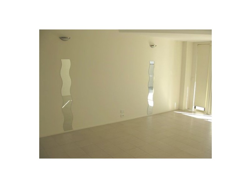 2/4 King St, Southport QLD 4215