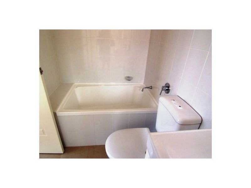 2/4 King St, Southport QLD 4215