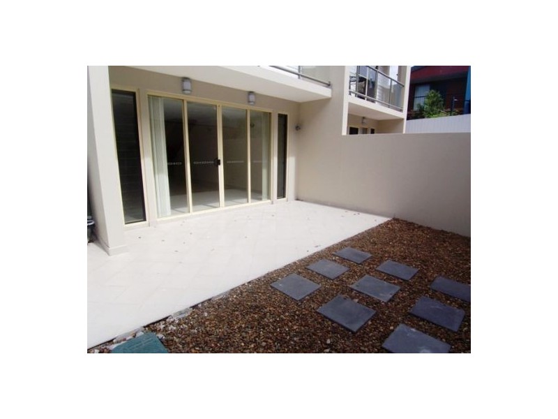 2/4 King St, Southport QLD 4215