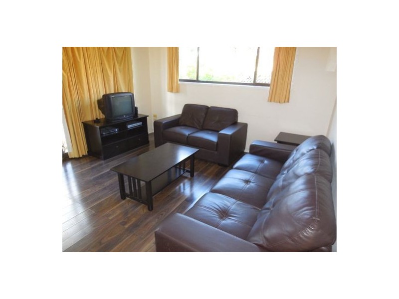 1/126 Smith Street, Southport QLD 4215