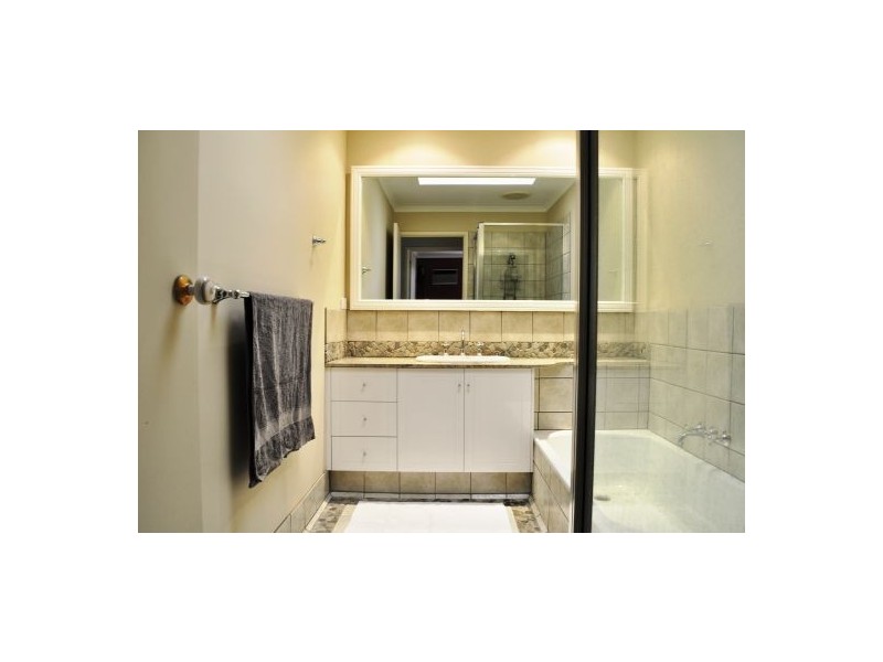 25/26 Elliott St, Isle Of Capri QLD 4217