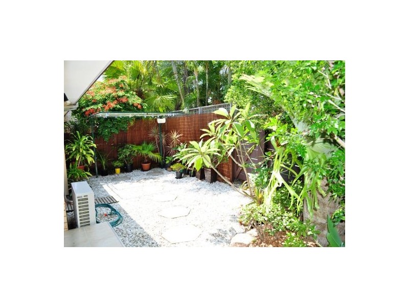 25/26 Elliott St, Isle Of Capri QLD 4217