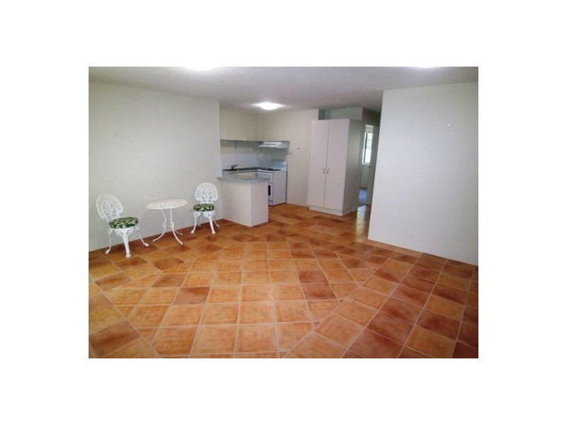 2/203 Scarborough St, Southport QLD 4215