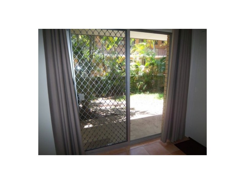 2/203 Scarborough St, Southport QLD 4215