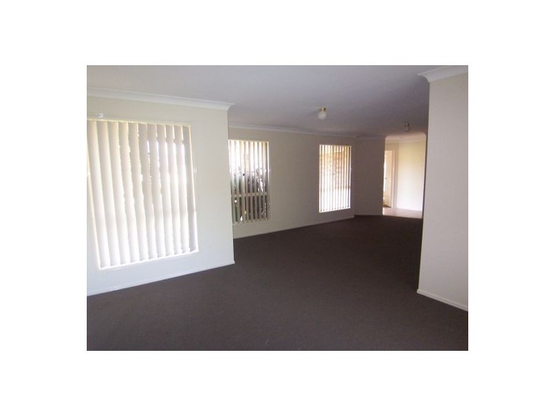 9 Hazeltine Place, Parkwood QLD 4214