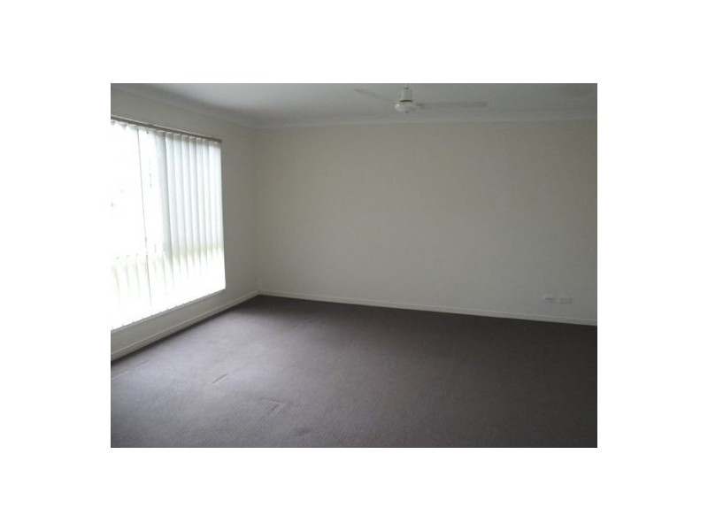 13 Maui Crescent, Pacific Pines QLD 4211