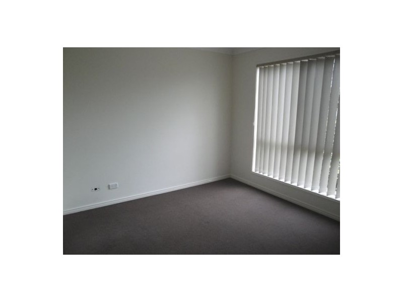 13 Maui Crescent, Pacific Pines QLD 4211