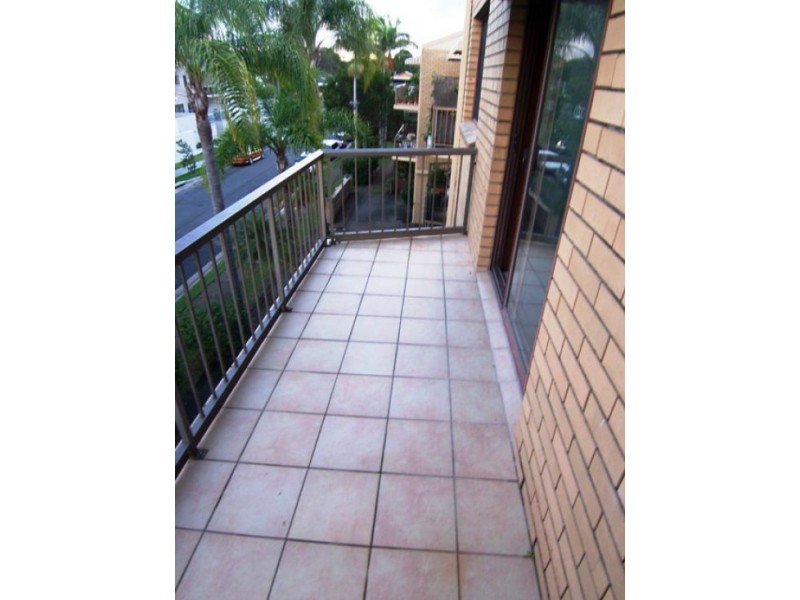 21/9 Bradford St, Labrador QLD 4215