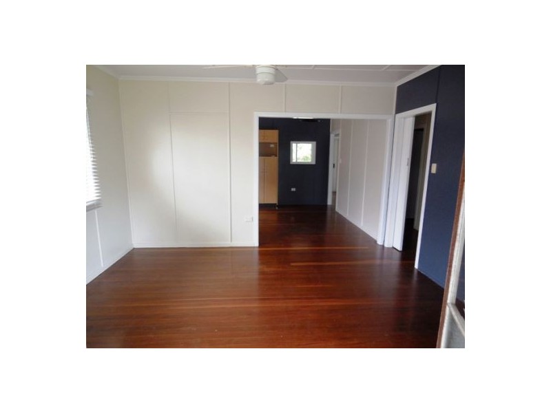 31 Kerr Ave, Southport QLD 4215