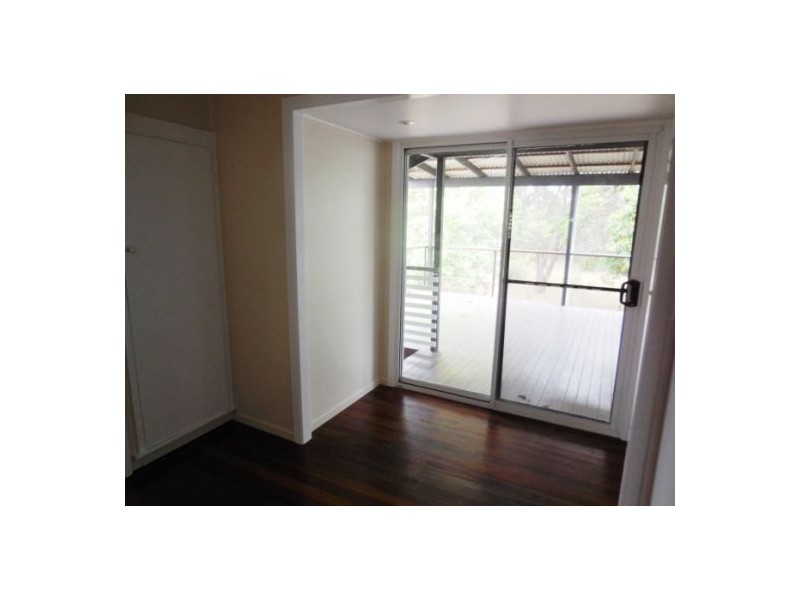 31 Kerr Ave, Southport QLD 4215