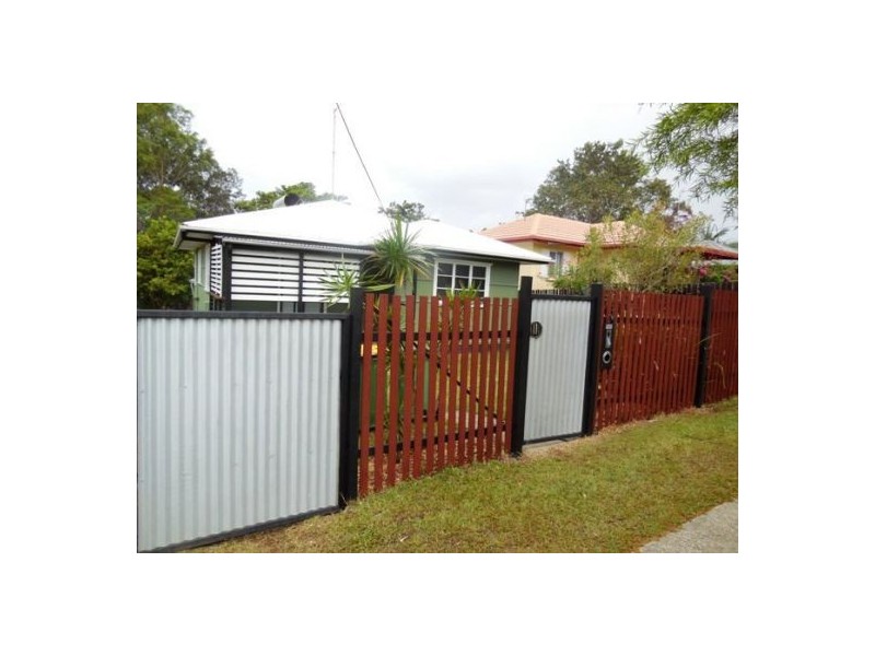 31 Kerr Ave, Southport QLD 4215