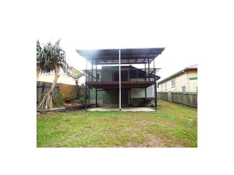 31 Kerr Ave, Southport QLD 4215