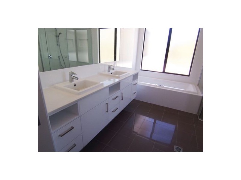 3/134 Ridgeway Ave, Southport QLD 4215