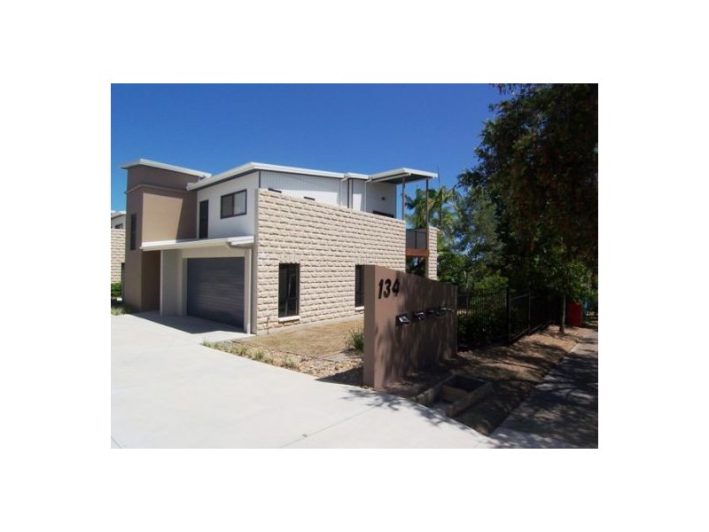 3/134 Ridgeway Ave, Southport QLD 4215