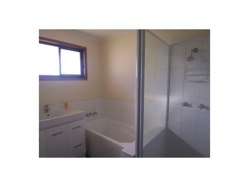 57 Woomera Cres, Southport QLD 4215
