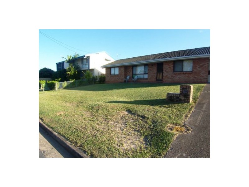 57 Woomera Cres, Southport QLD 4215