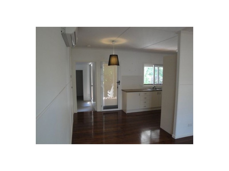 15 Lind Avenue, Southport QLD 4215