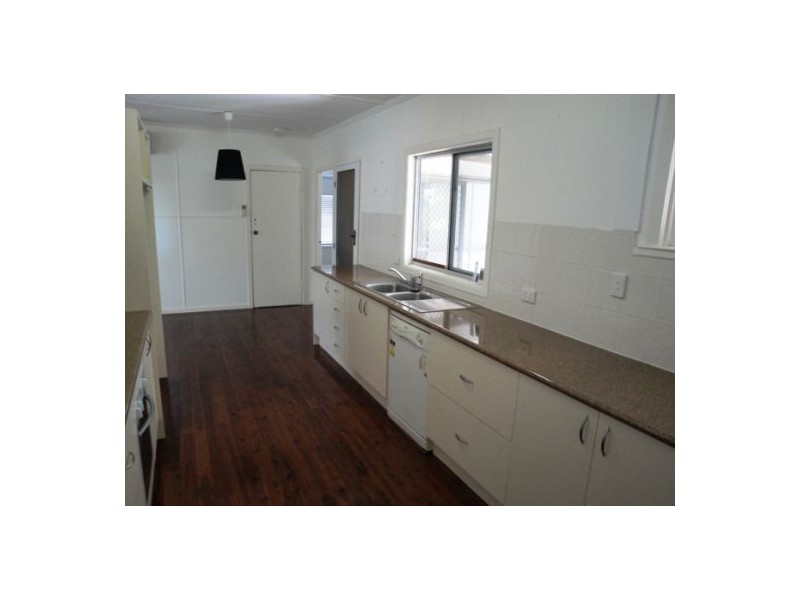 15 Lind Avenue, Southport QLD 4215